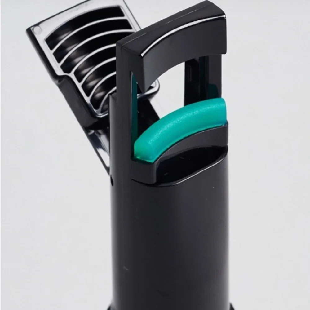 Trestique ‘Good Vibes’ Black Lacquer Mascara